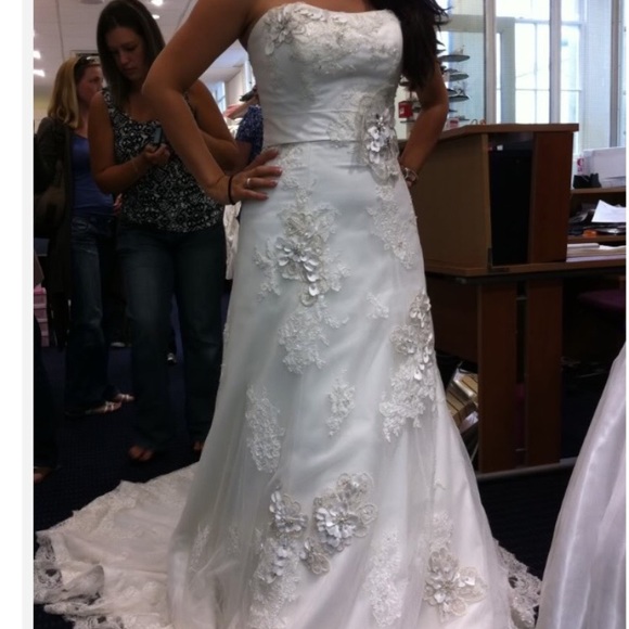 Maggie Sottero Dresses & Skirts - Maggi Sottero size 14 wedding gown